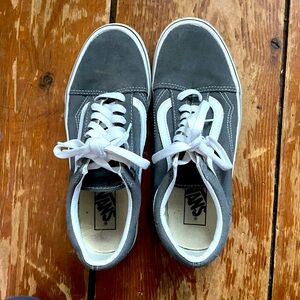 Womens size 9 Vans sneakers